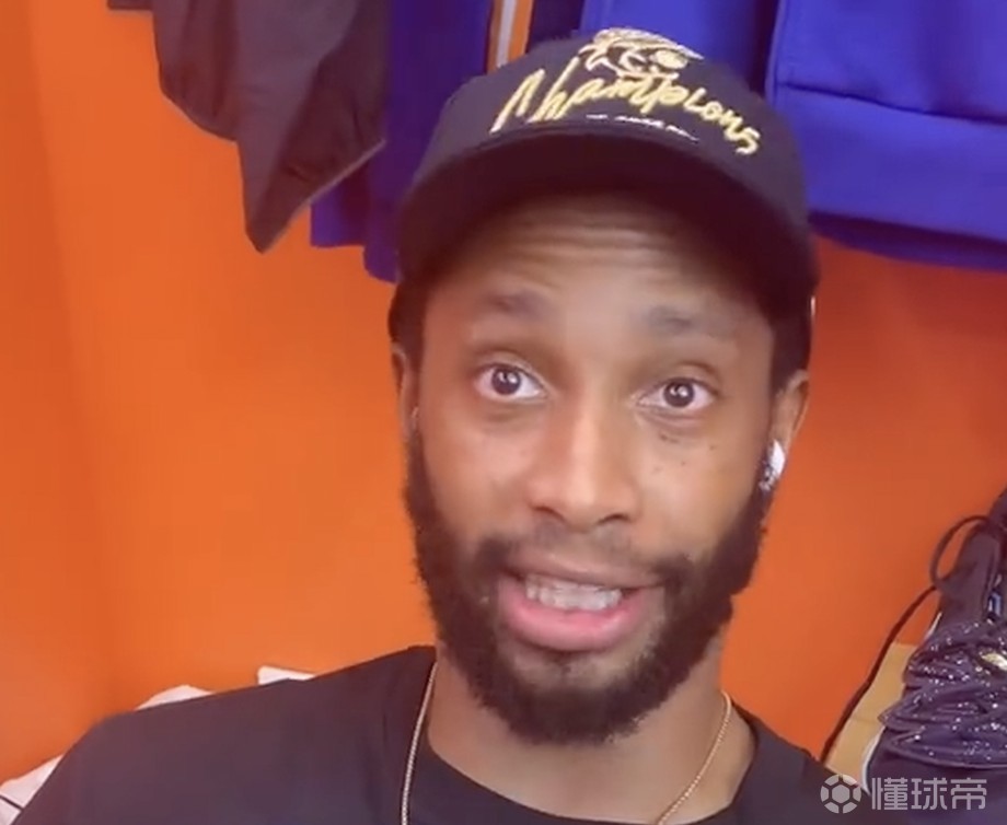 弗格:一直跟着张镇麟走就会有冠军拿,这是我的秘诀
