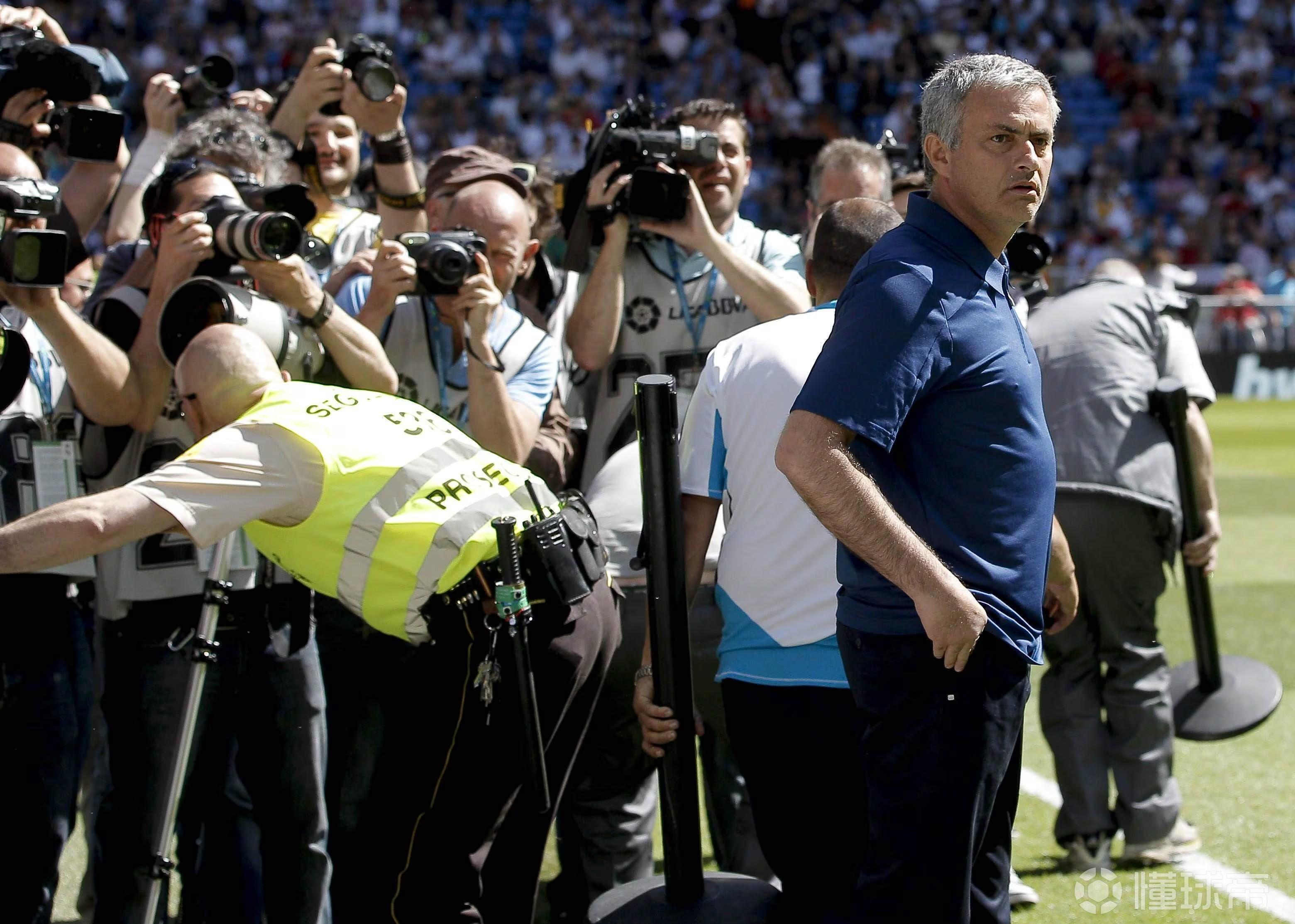 阿斯:相比大牌巨星,穆帅更想皇马签有斗志愿拼抢奔跑的球员